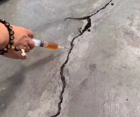 泸水混凝土裂缝修补技术详解​
